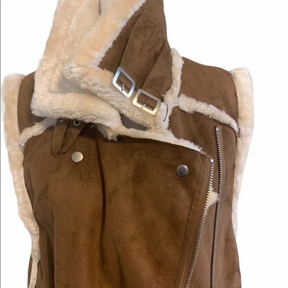 Forever 21 Vegan Suede Faux Fur Lined Vest Sz M - Picture 4 of 12